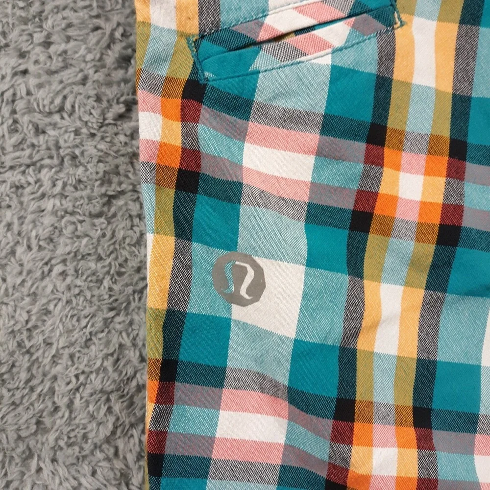 Lululemon Kahuna Shorts Mens Size 36 x 8 Plaid Multicolor Flat Front Casual
